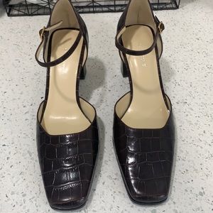 New Without Tags Square Toe Heels